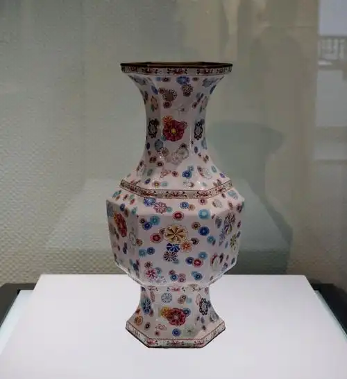 文物展 写美篇        清雍正(1726～1735年)         清乾隆(1736