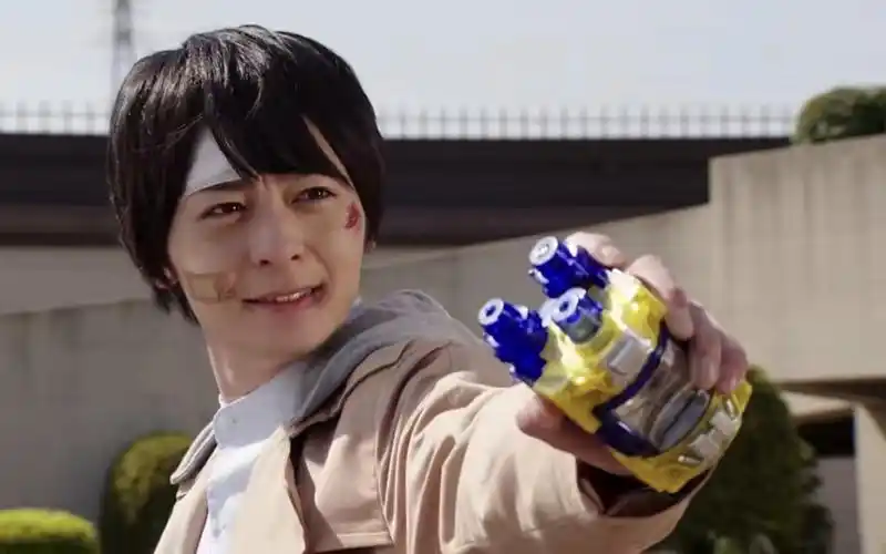 假面骑士build61桐生战兔 全形态变身合集