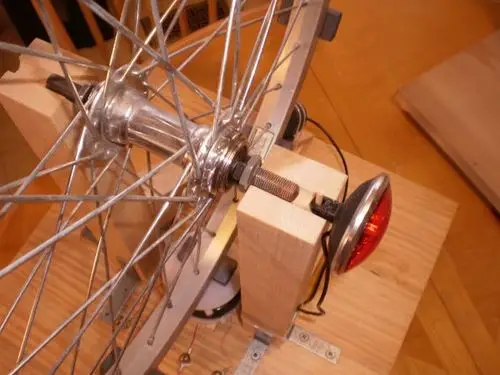 为世界末日准备,怎么动手做个发电机?