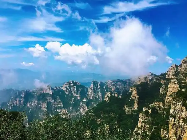 目前不收门票【嶂石岩】石家庄市赞皇县嶂石岩镇嶂石岩村拍摄地秦皇
