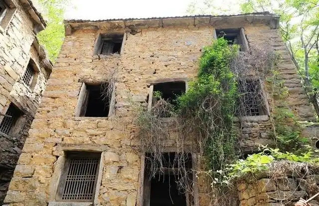 国内第一"鬼村",恐怖电影在此取景,神秘事件另有原因
