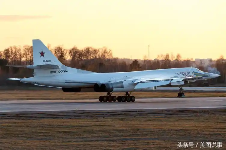 优雅的白天鹅俄罗斯图160战略轰炸机高清大图