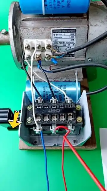 倒顺开关控制单相电机正反转接法