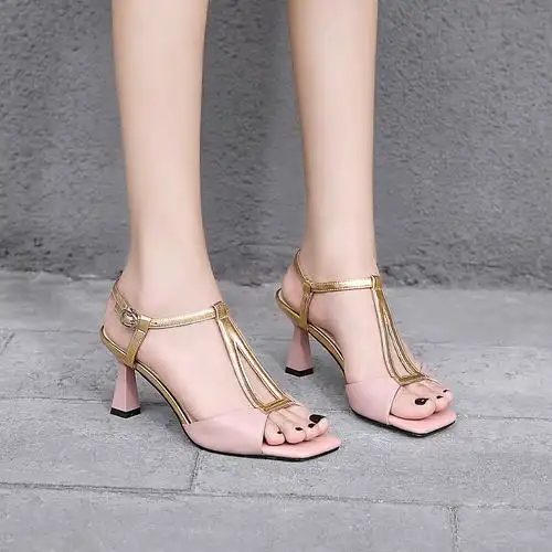 2020时尚拼接露趾电镀一字带女凉鞋8993时装凉鞋