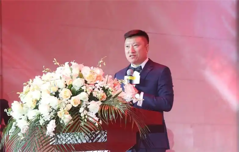 开尔爱心公棚拍卖会盛况空前决赛冠亚军百万