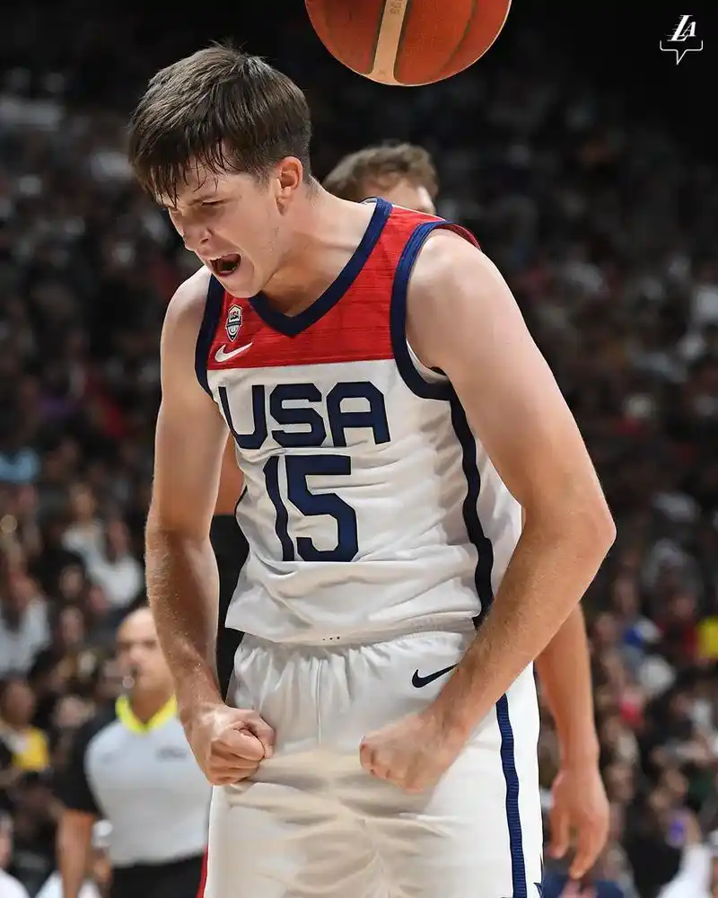 美国队队草——小里弗斯.里夫斯5场热身赛的数据: 得分11. - 抖音