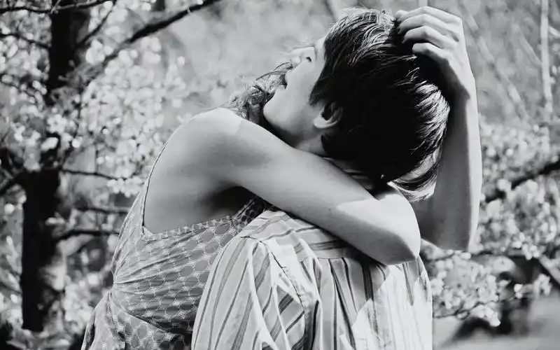 温暖甜蜜的拥抱