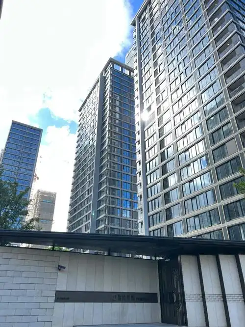 绿地海珀外滩一期江景房订单转让需全款