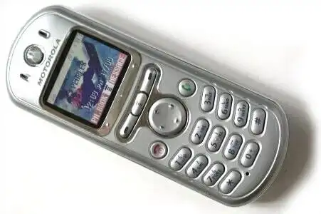 摩托罗拉手机: 紧追彩屏风潮,摩托罗拉彩屏手机e360(图)