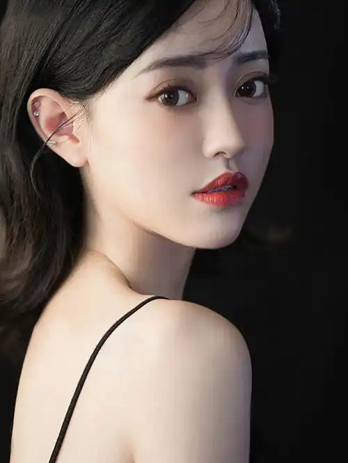 精致女孩淡然文雅温婉大方更美