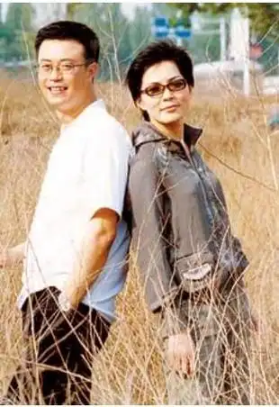 结婚后妻子被撞成瘫痪,生一儿一女后,如今咋样了|周佳|周炜|白燕升