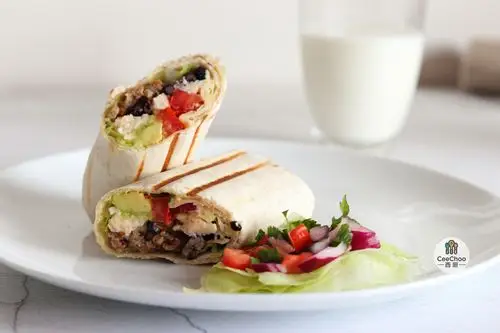 breakfast burrito 墨西哥卷(burrito)是用墨西哥饼皮(tortilla)将