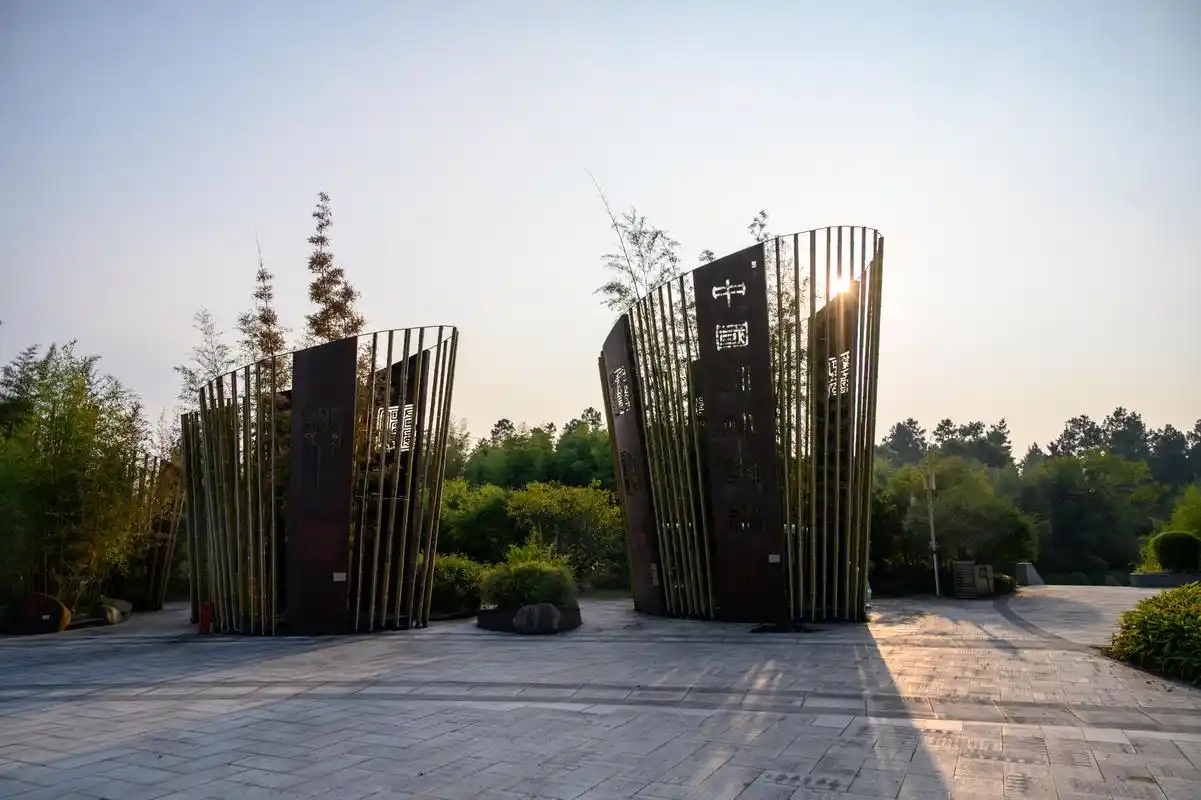 浙江湖州旅游好去处:安吉竹博园,夜游竹林秘境你一定没体验过