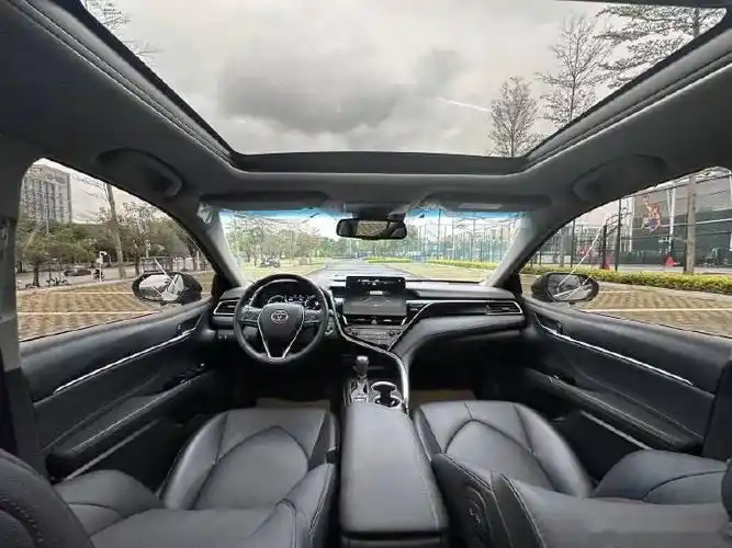 丰田 凯美瑞 2021款 2.5g 豪华版 国vi 22年3月份上牌,1.