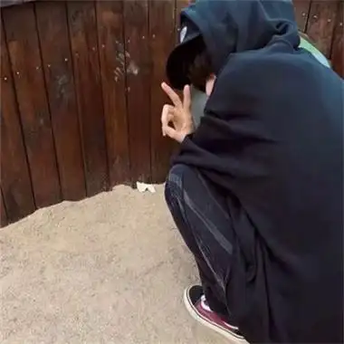 高冷霸气不露脸的侧脸帅气男头 真人高清冷酷小众的高级男生头像_男生