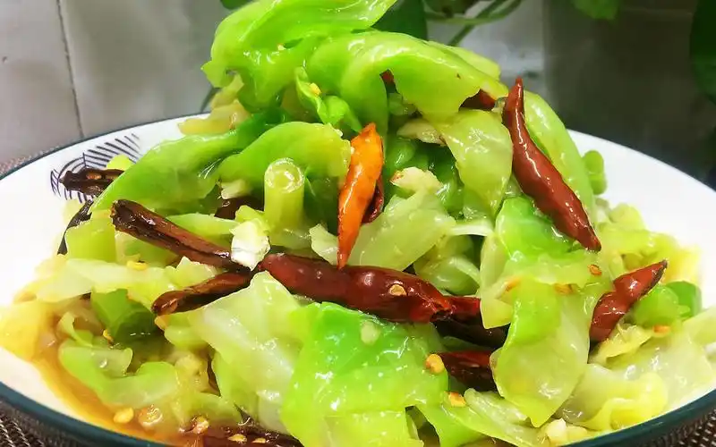 凉拌包菜的做法,简单一做,酸甜爽口开胃又下饭
