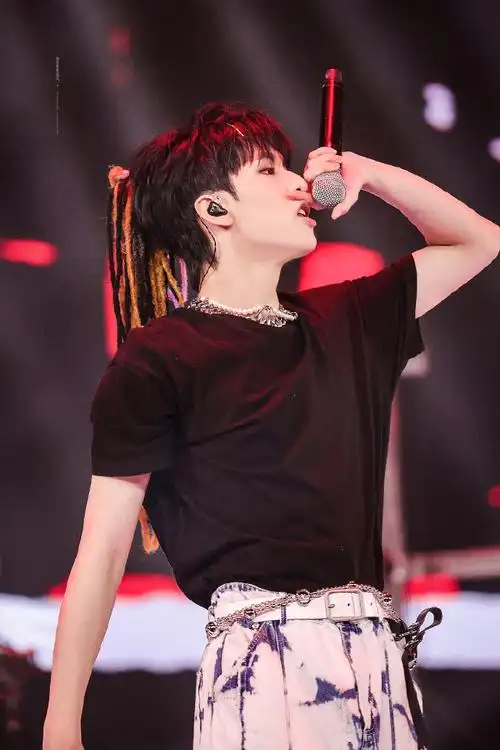 四面楚歌@时代少年团-严浩翔