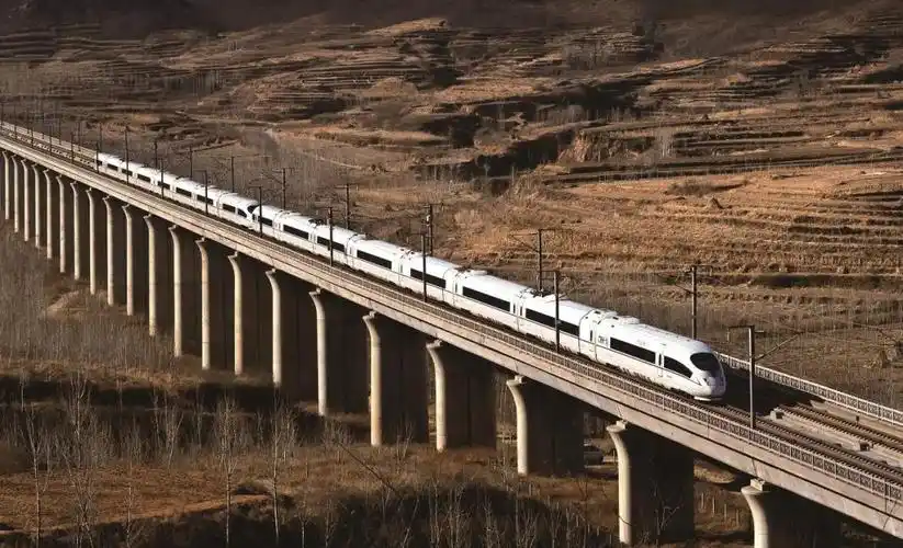 京哈高铁线上运行的crh380b型高速动车组