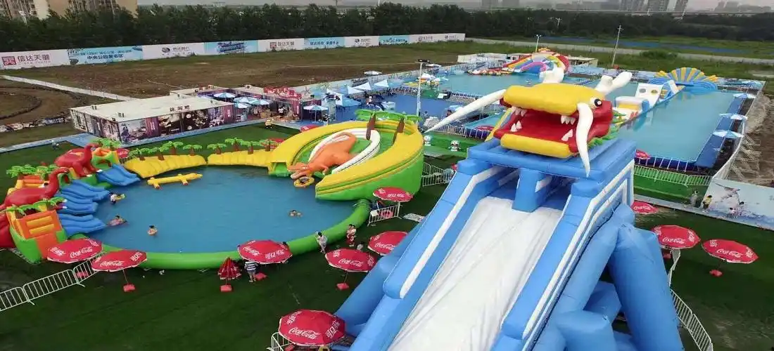 充气式水上乐园
