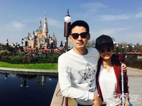 忘了说,吕一还有一个闺蜜团, 成员是高晓菲,白雪云,张译木和杨小蕊