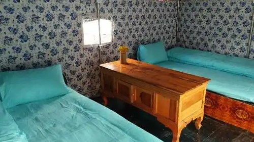 然乌湖外云居客栈帐蓬 然乌湖住宿推荐 然乌湖.