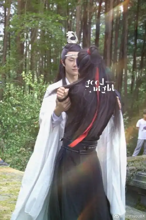 王一博汤唯 许我向你看#  真91 王一博肖战陈情令花絮曝出甜蜜互动