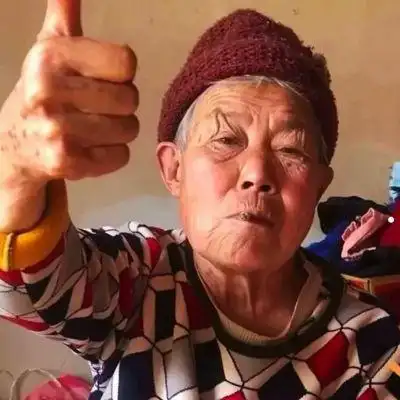 狂拽搞笑老奶奶真人潮流头像罗女士闺蜜摆烂头像合集图片