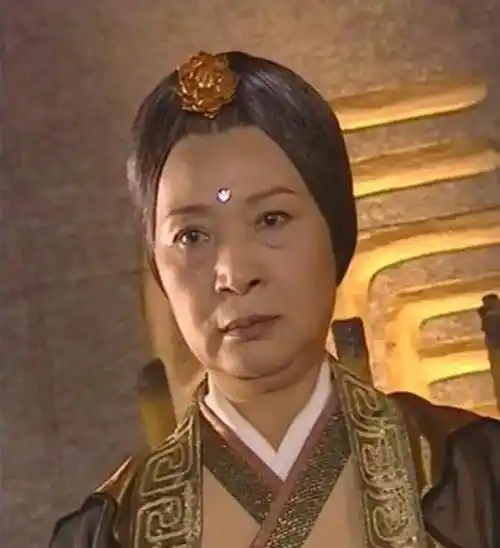 峨眉派创始人郭襄和徒孙灭绝师太相比谁的性格更好一些