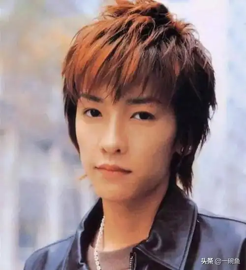 日本娱乐圈最令人羡慕的爱情!互为初恋,结婚7年迎第3胎_winds