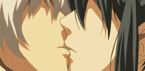 接吻热情暧昧幸福gif动图_动态图_表情包下载_soogif