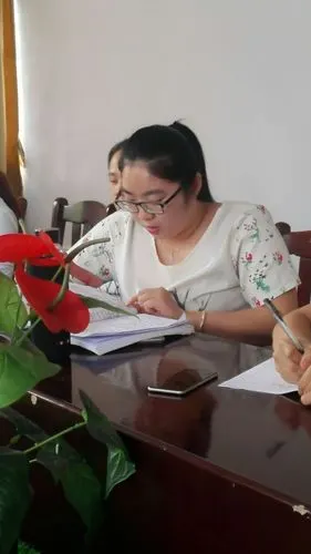 陈欣欣老师提出自己的建议.