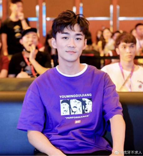 比赛不求人和平精英不求人不是不上心而是因为