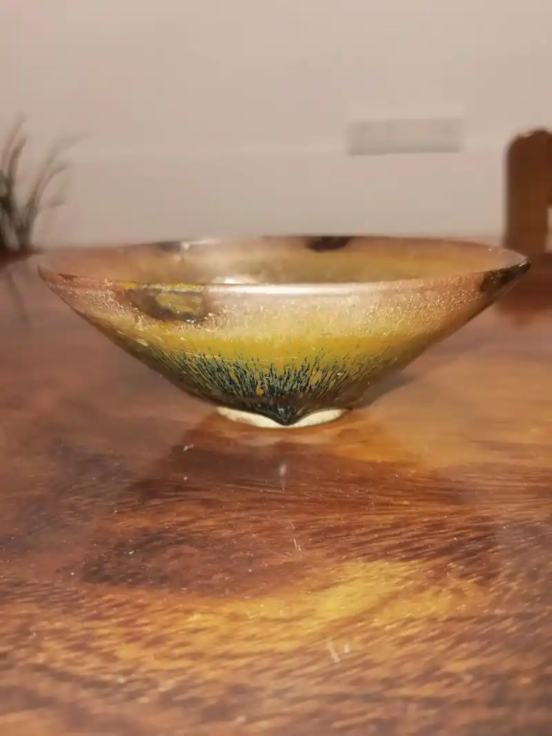 建窑敞口兔毫盏.口径13.5厘米;高度5厘米;底足:4.5厘米