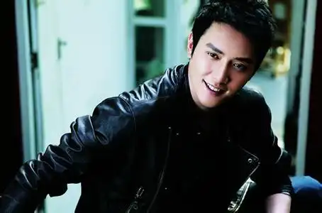 北京交警三问冯绍峰:骑摩托车是否有摩托车驾驶证