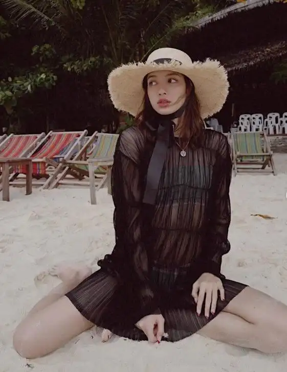 lisa穿比基尼摆pose 沙滩网红必学的拍照技巧