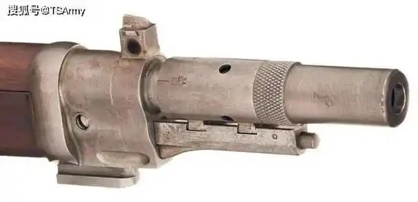 但功夫不负有心人,在1914年这支半自动步枪终于研发成功,在1916年开始