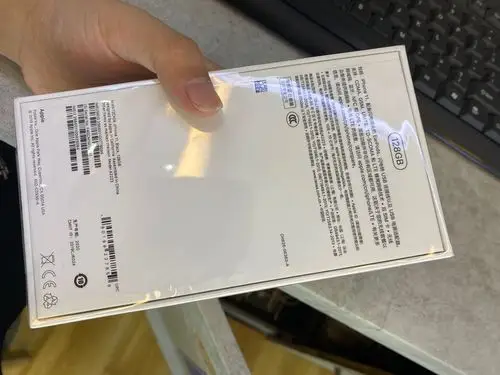 苹果【iphone 11】全网通 黑色 128g 国行 全新 原封机,预定勿拍