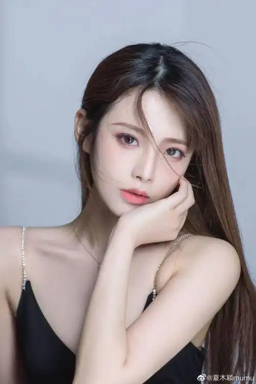 95后上海理工校花颜值和身材优秀网友们直呼要冷静