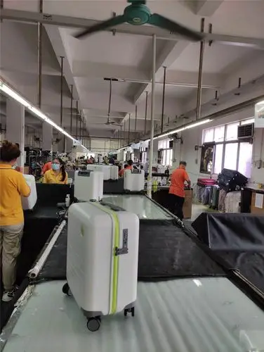 monos travel箱包皮具办公工厂实拍图展示