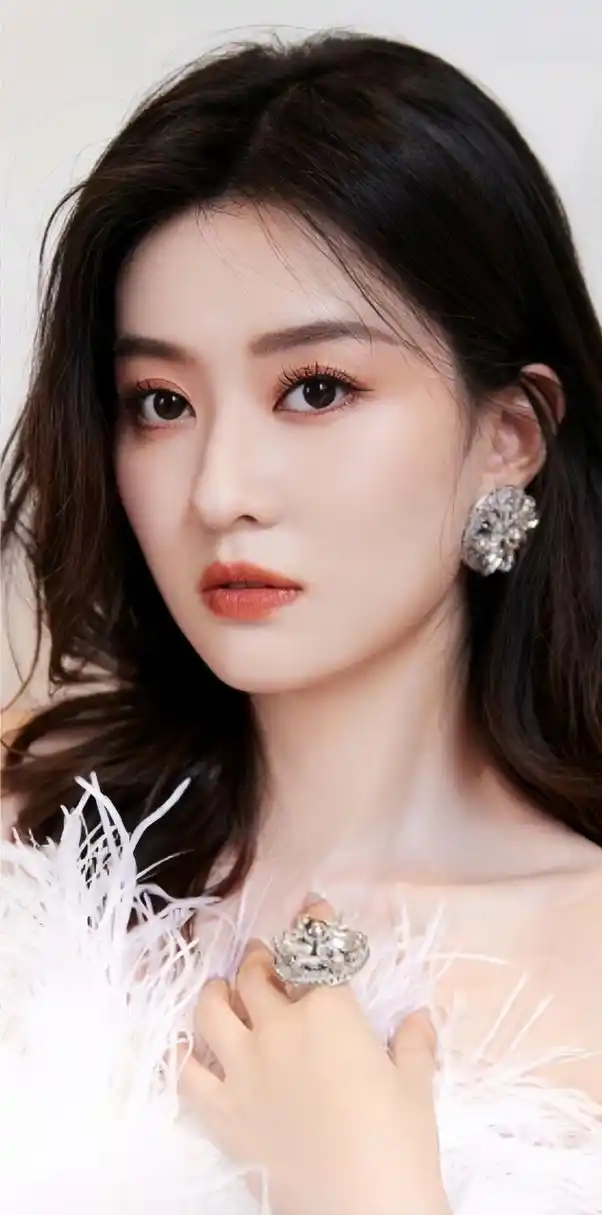 乔欣五官放大看更惊艳,天生美人让人们惊叹不已!