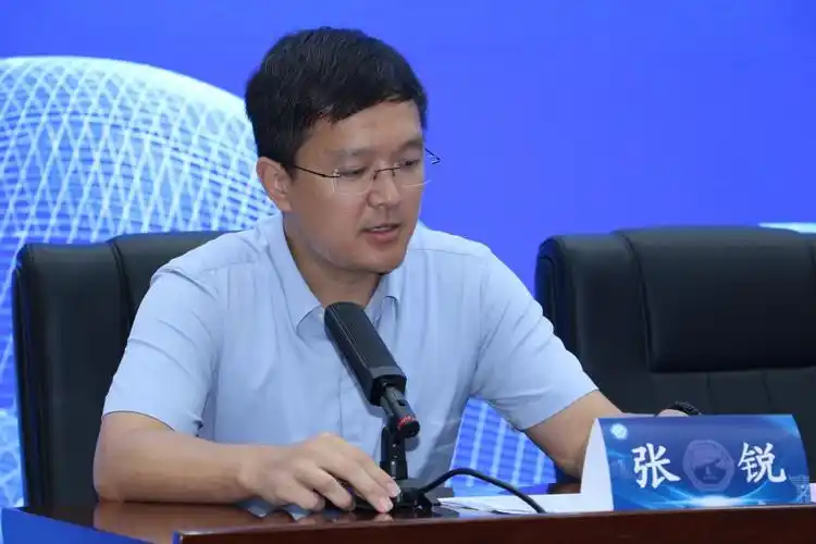 张锐介绍暑期学校筹备情况长沙理工大学交通运输工程学院副院长张