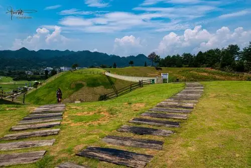 12 22:10:04            阝可阝击 1 / 10 临安风之谷景区挺大的,如果