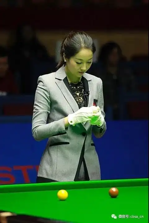 斯诺克美女裁判诸瑛执裁上海