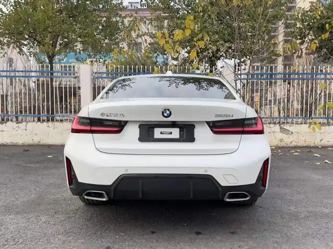 漂亮小姐姐出宝马325i 2.0t(最新b48b20 发