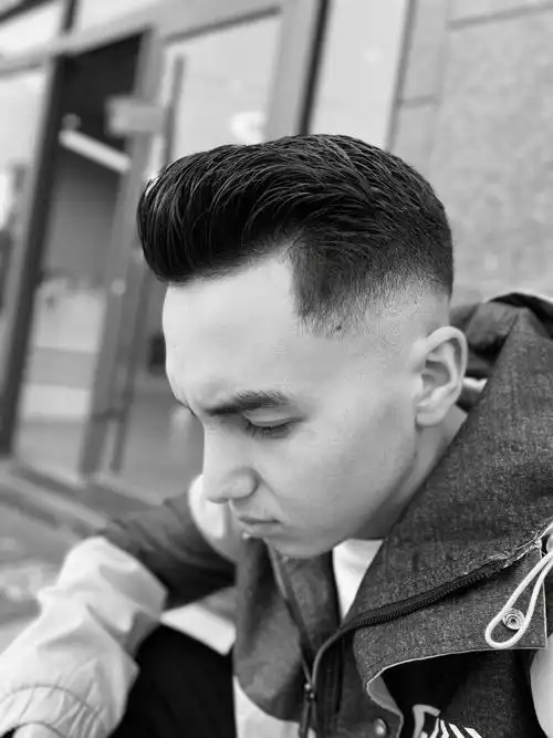 男士油头发型头不油发型有所以取的名字油头