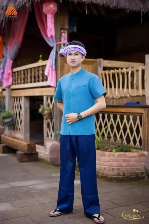 傣历新年备新衣男装穿上酷靓傣服饰喜备过傣历新年