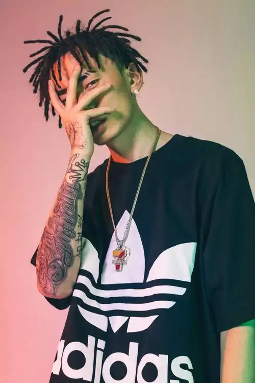 国内外玩说唱的身上没几个是"干净"的,纹身已经成为rapper们表明态度