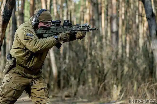 "拉扎列夫战术"无托版ak-74 设计粗糙可能是试验型号