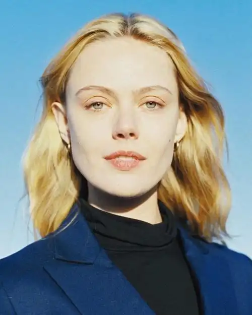 出道爆红之后隐退,这位仙女超模才20多岁_达达