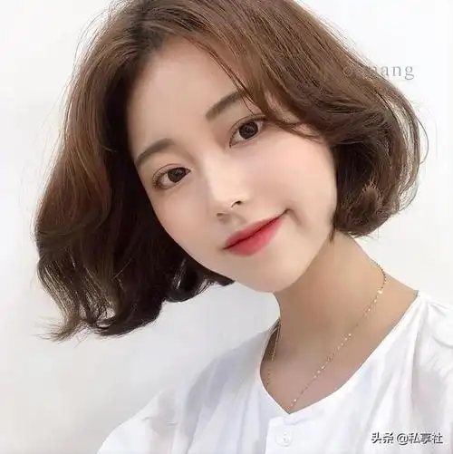 小脸适合的发型,小脸适合剪什么样的发型好看(2022推荐8款图鉴)